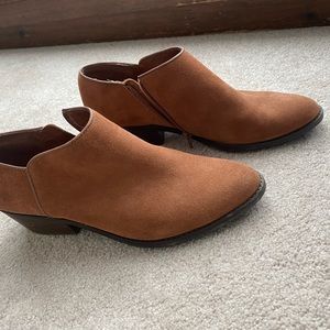 Lucky brand suede low ankle boot